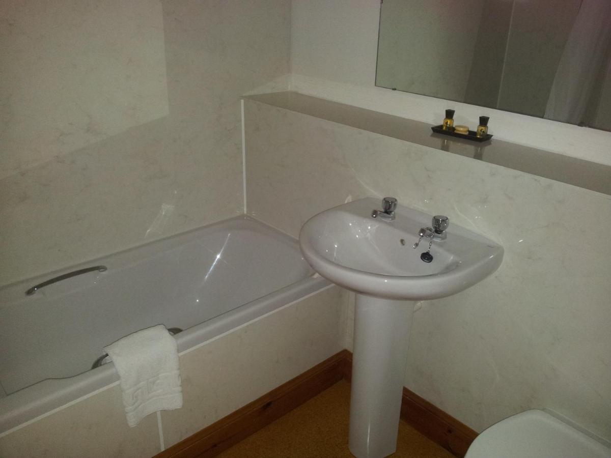 Caledonian Hotel Fort Augustus Εξωτερικό φωτογραφία